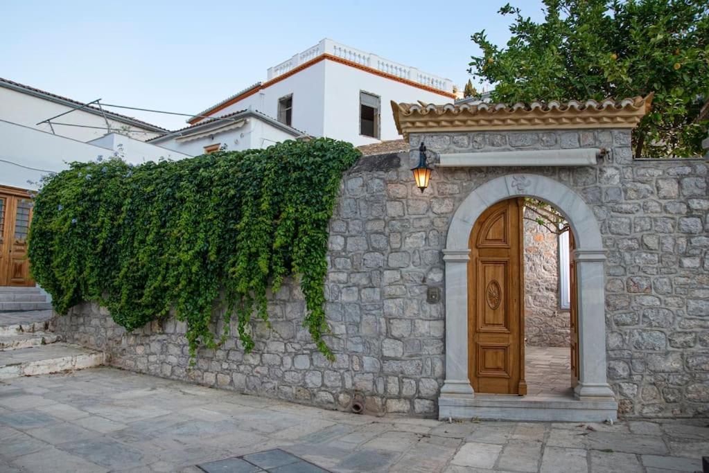 Mansion Eugenie Villa Hydra  Exterior foto