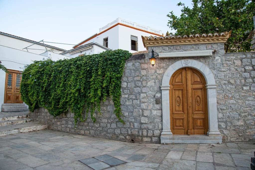 Mansion Eugenie Villa Hydra  Exterior foto